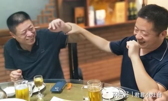 感恩哥喝酒爆料视频,揭秘娱乐圈不为人知的幕后故事 第3张 感恩哥喝酒爆料视频,揭秘娱乐圈不为人知的幕后故事 第3张